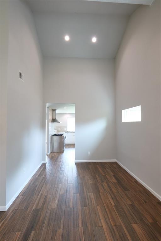 Building Photo - 15311 Mondrian Dr