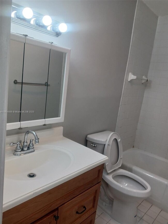 Building Photo - 2127 Van Buren St