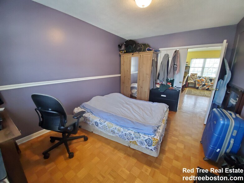 Building Photo - 162 Lake Shore Rd