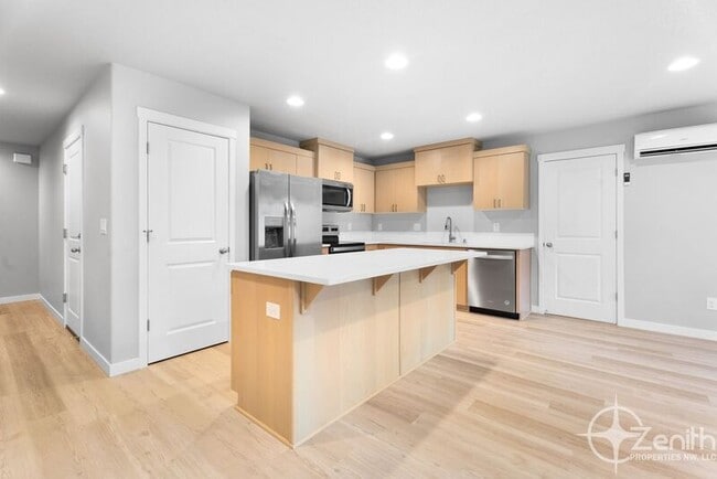 Building Photo - 4712 NE 37th Ct