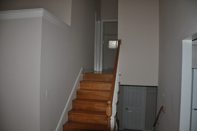 Building Photo - 504 Michael Manor