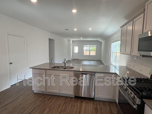 Building Photo - 283 Silver Glen Dr