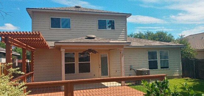 Building Photo - 213 Sophia Cir