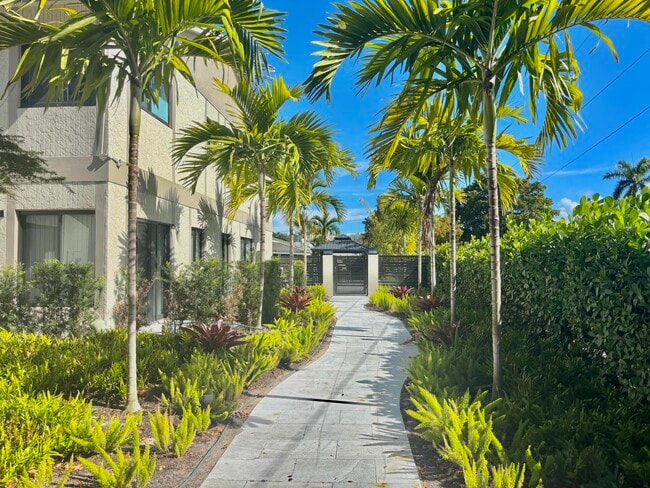 Building Photo - 660 Coventry St