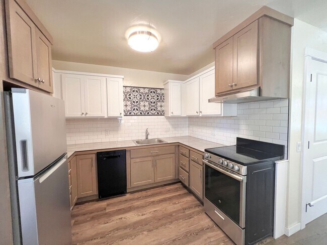 Building Photo - CHECK OUT THIS COZY STUDIO APARTMENT NEAR ...