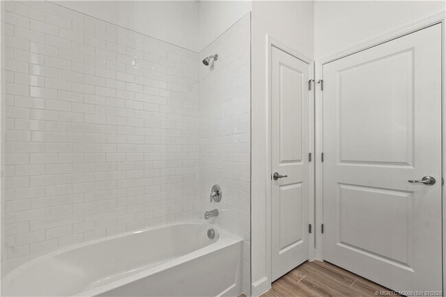 Building Photo - 14135 SW Safi Ter