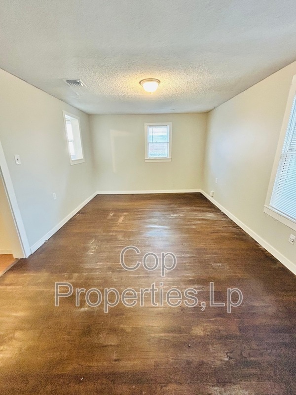 Building Photo - 1211 Hammond Ave