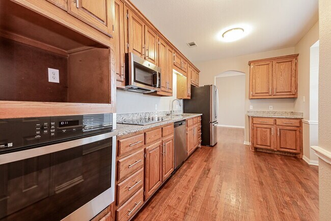 Building Photo - 116 Stanford St