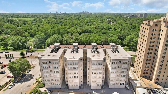 Building Photo - 4 Kingshighway Blvd