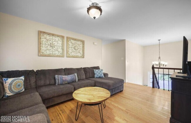 Building Photo - 16 Peachstone Rd