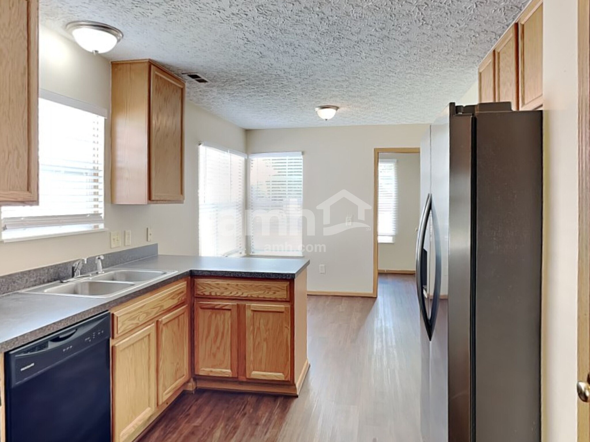 Building Photo - 3156 Hogan Way