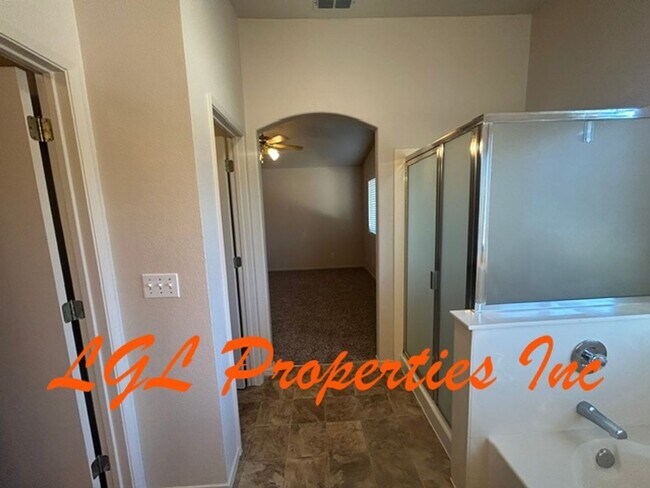 Building Photo - 4116 Woodwillow Ln