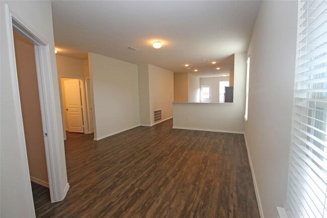 Building Photo - 4415 Iron Horse Dr