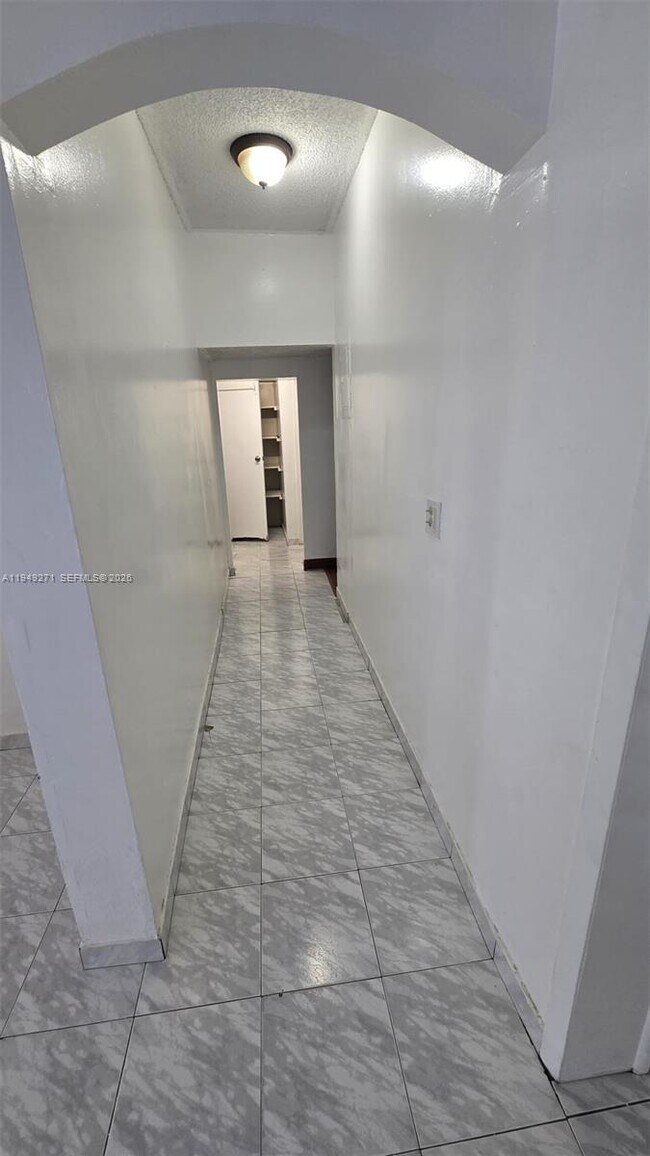 Building Photo - 2340 SW 11th St