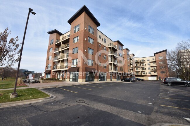 Building Photo - 1155 Ford Rd
