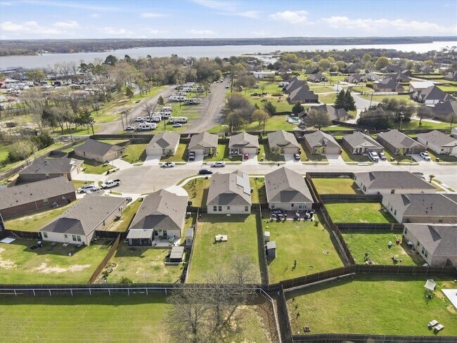 Building Photo - 1393 Beach Dr