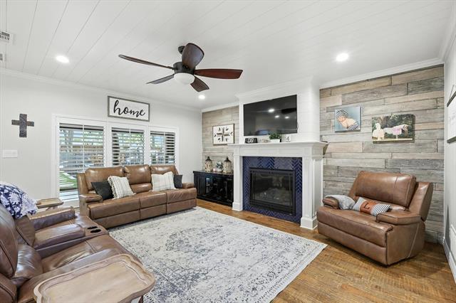 Building Photo - 33 Oak Forrest Cir