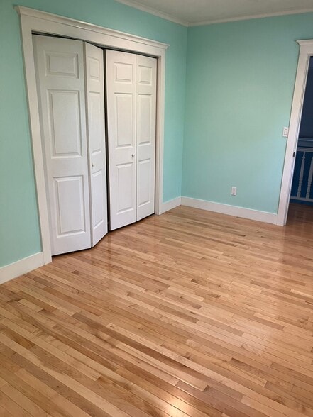 Building Photo - 11 Center Ave