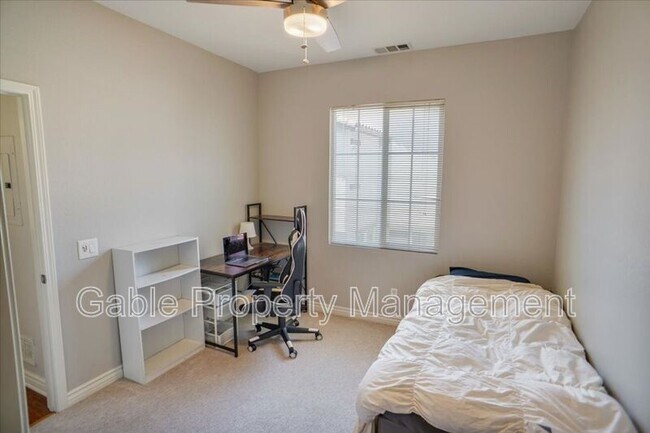 Building Photo - 27448 Coldwater Dr