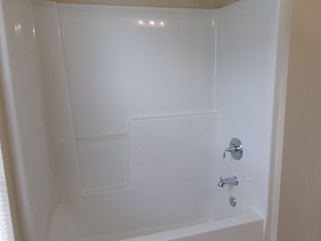 Building Photo - 4 bedroom, 3 bath home in Surfside Beach Club