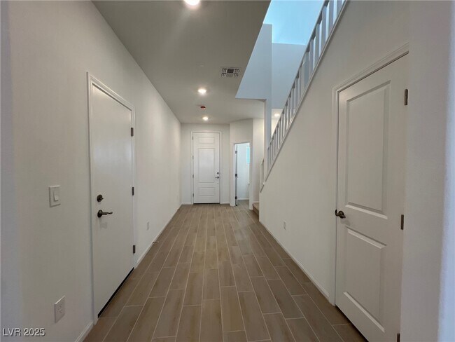 Building Photo - 7470 S Pioneer Way