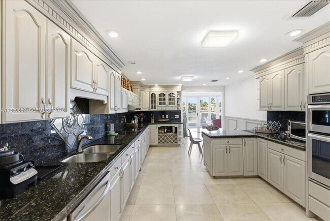 Building Photo - 1249 Biscaya Dr