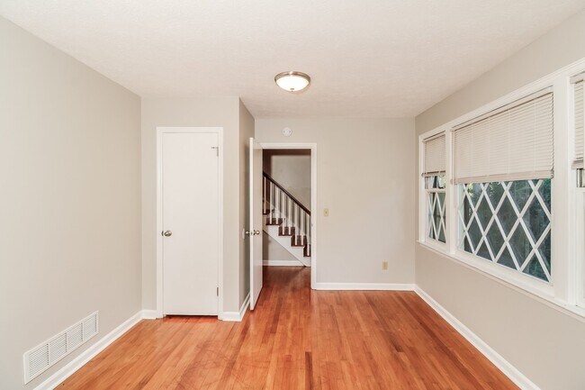 Building Photo - 108 Mistwoode Rd