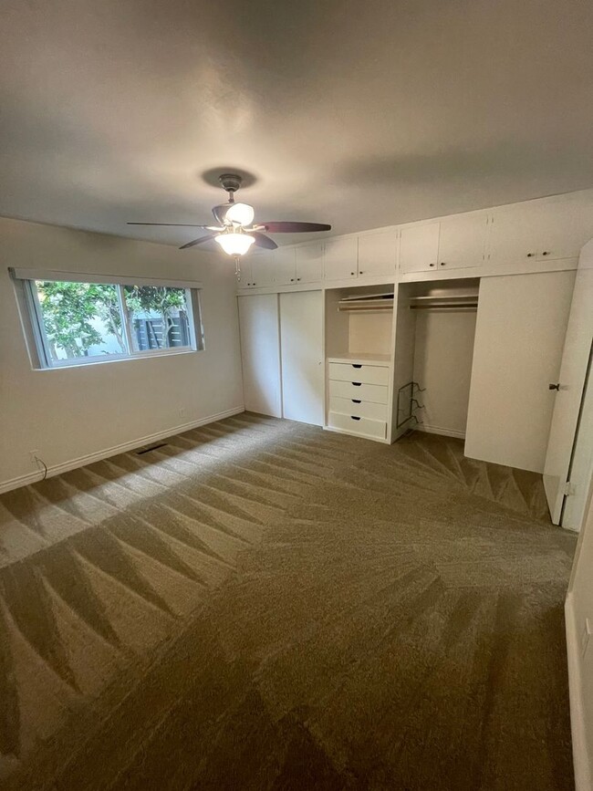 Building Photo - Expansive 3BD/2BA in North PB w/ Bay and O...