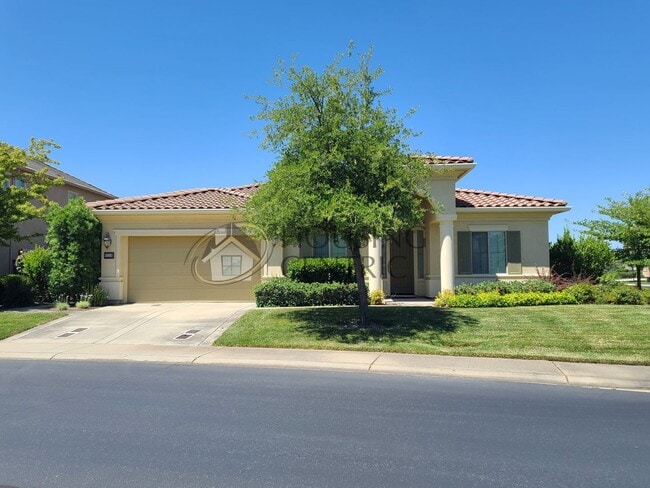 Building Photo - Stunning Single Story Rental in Guard Gate...