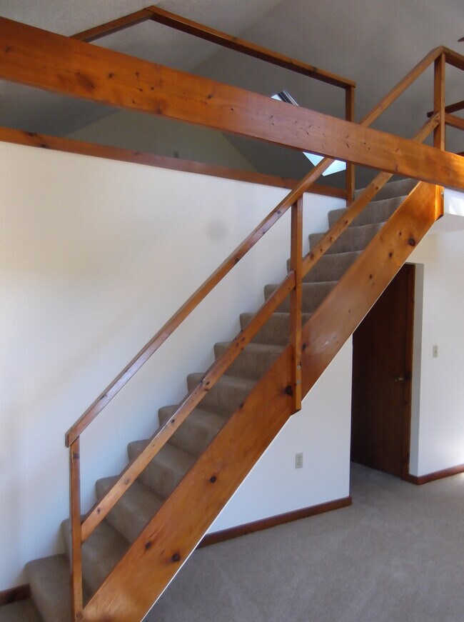 Building Photo - 80 Noyes Rd