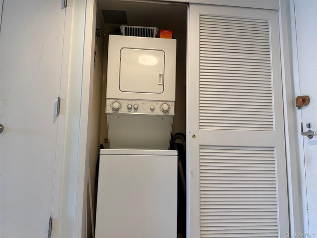 Building Photo - 88 Cutter Mill Rd