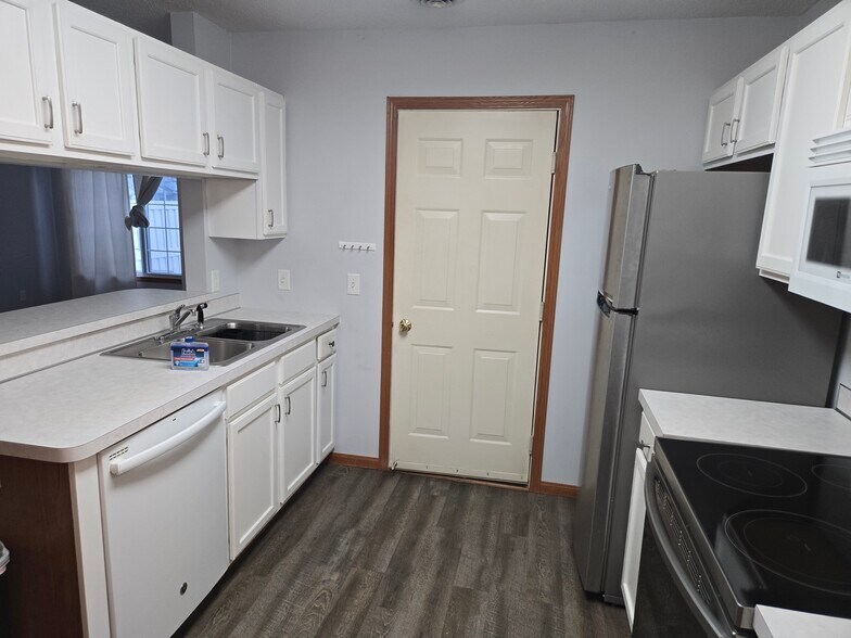Building Photo - 393 Leeward Trl