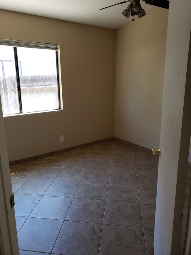 Building Photo - Beautiful home in great neighborhood!