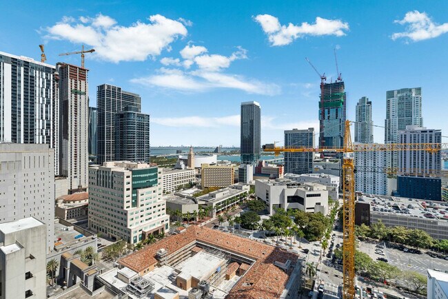 Building Photo - 225 N Miami Ave