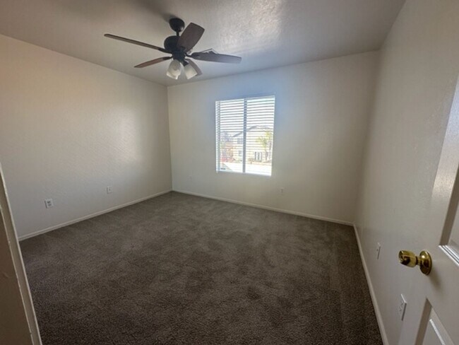 Building Photo - Mesa East Valley Home near Desert Ridge High