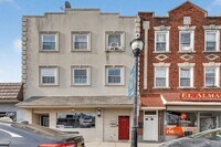 Building Photo - 1582 Irving St