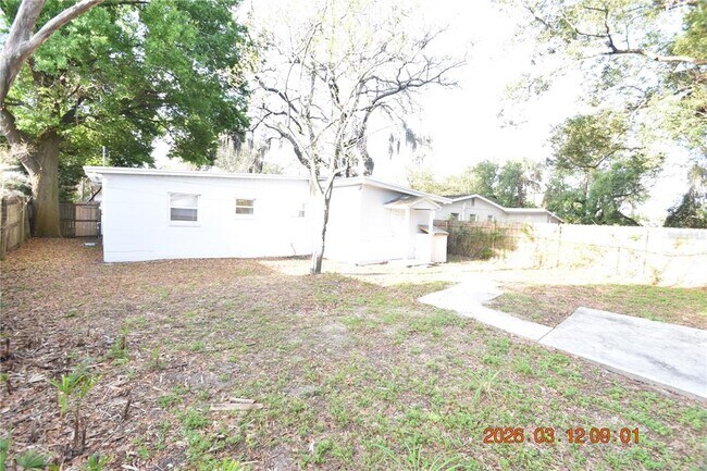 Building Photo - 1106 E Seneca Ave