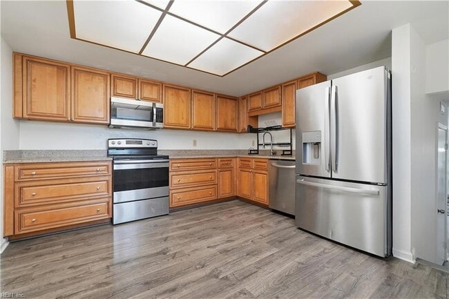 Building Photo - 912 Amherst Ln