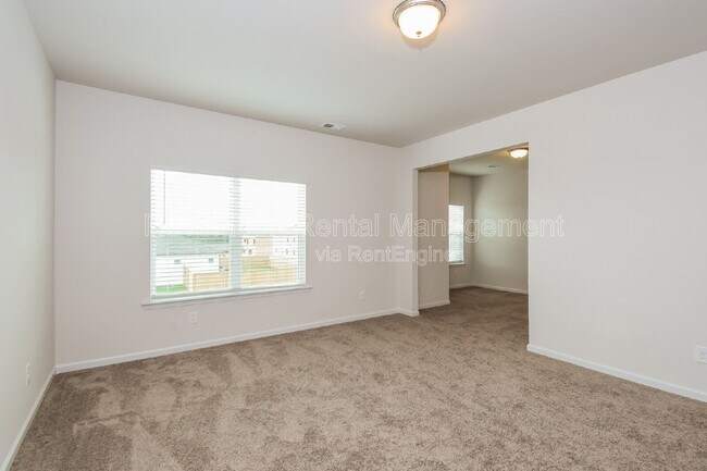 Building Photo - 140 Hadley Wy