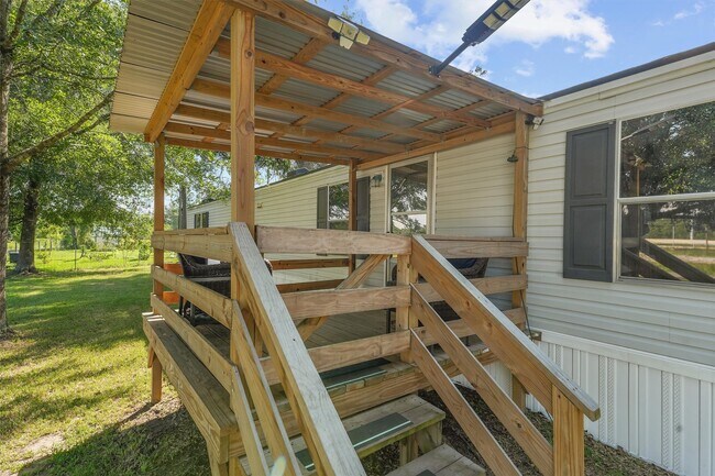 Building Photo - 106 County Road 3755