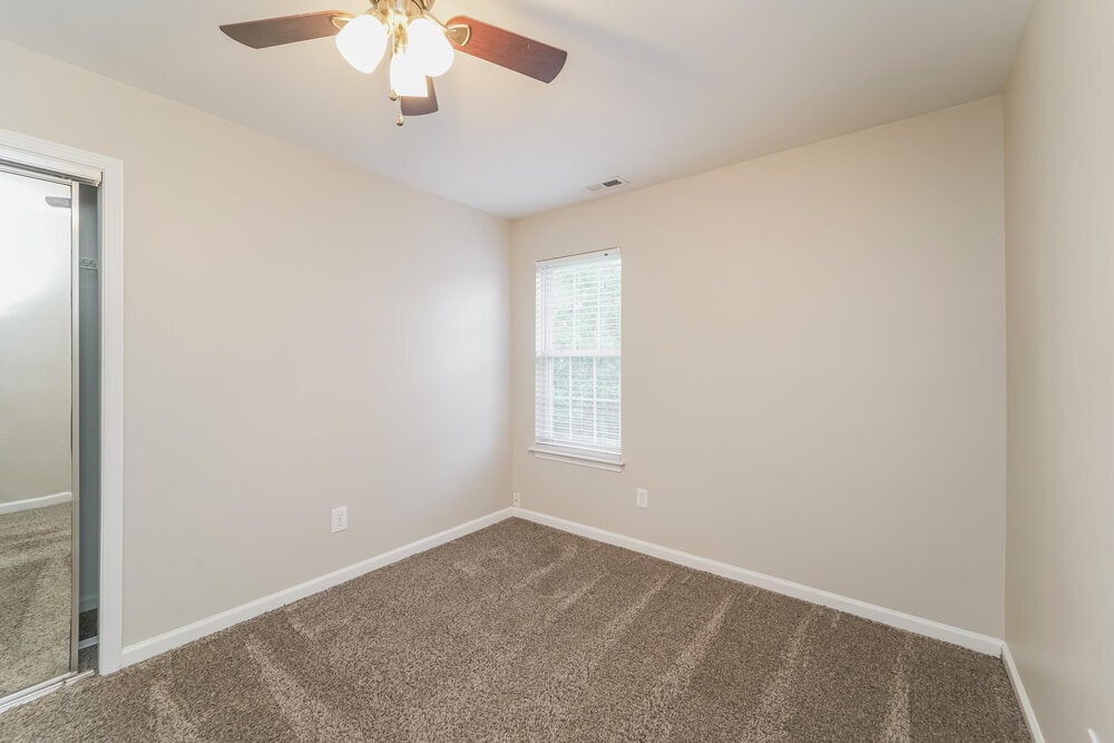 Building Photo - 785 Sir Raleigh Dr