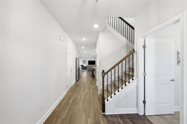 Building Photo - 1861 Abbey Rd