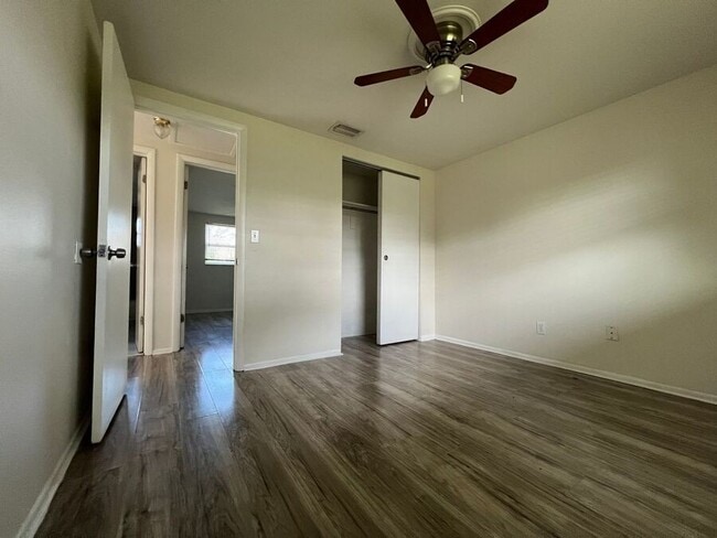 Building Photo - 9317 Goldenrod Rd