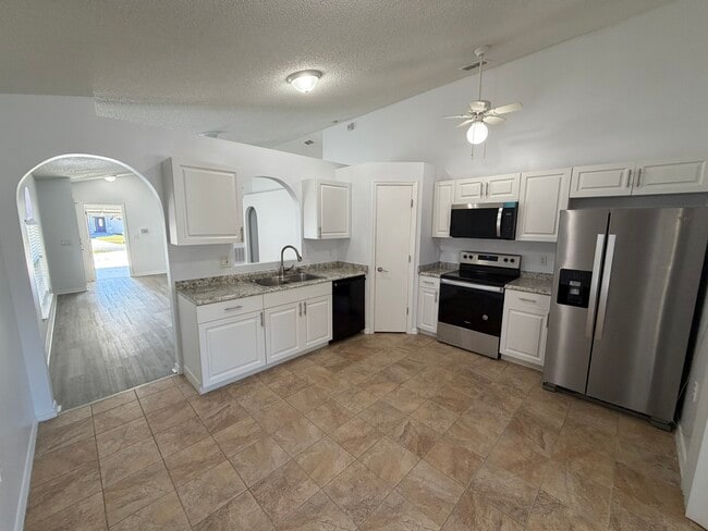 Building Photo - 12833 Parkbury Dr