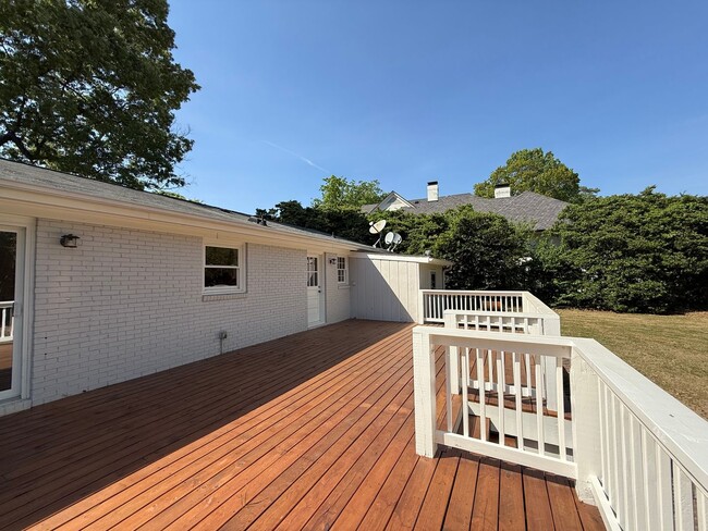 Building Photo - **OFFERING REFUNDABLE APPLICATION FEES** Stunning 5BD, 3BA North Ridge Raleigh Home on a Large, P...