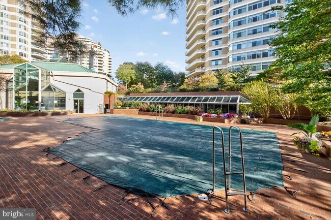 Building Photo - 5630 Wisconsin Ave