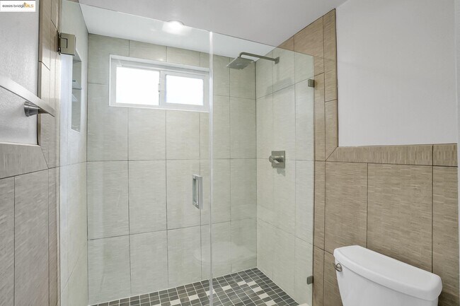 Building Photo - 21 Ironwood