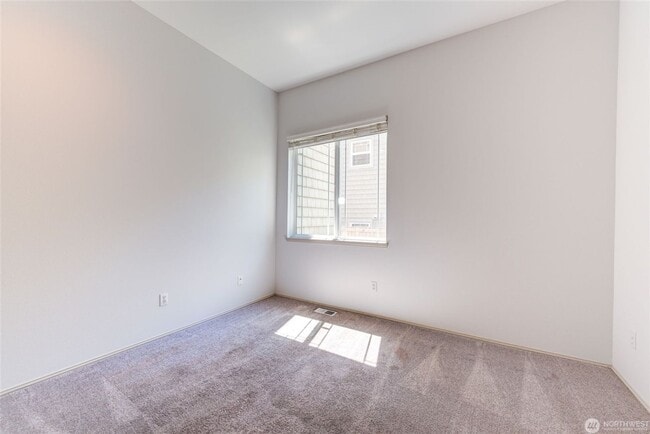 Building Photo - 4439 248th Ln SE
