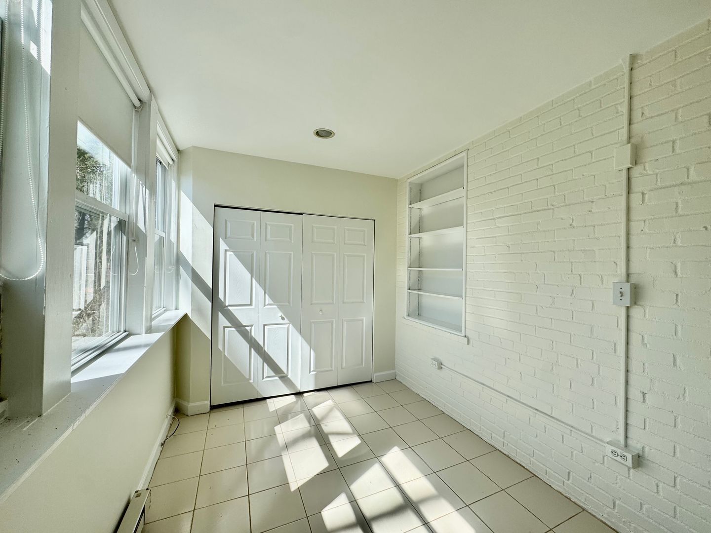 Building Photo - 4024 Calvert St NW