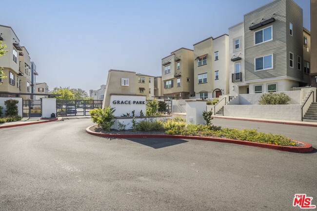 Building Photo - 756 Daniel Freeman Cir